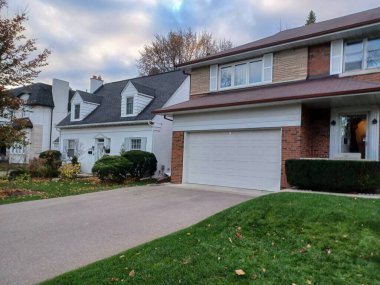 Toronto, ON, Kanada - 23 Mayıs 2024: Toronto Büyük Bölgesi 'nde yeni bir ev