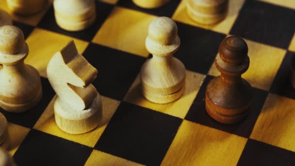 Шаховий Хід Лицар Забирає Пішака Концепція Конкуренції Лідерства Мату Крупно — стокове відео