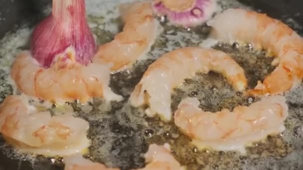 Cuire Les Crevettes Frites Dans Une Casserole Crevettes Volantes Cuisson — Video
