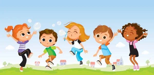 ジャンプ 吹いているソープバブルの子供たちのベクトルグループは 国の背景と夏の日に屋外で楽しんでいます 屋外休憩中の生徒のグループ 夏を楽しむクラスメイトがうろうろする — ストックベクタ