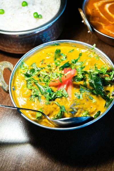 Kurczak Coconut Korma Curry - indyjskie jedzenie Zdjęcie Stockowe