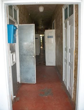 Şirketin terk edilmiş eski ofisi. Bina SSCB 'den..