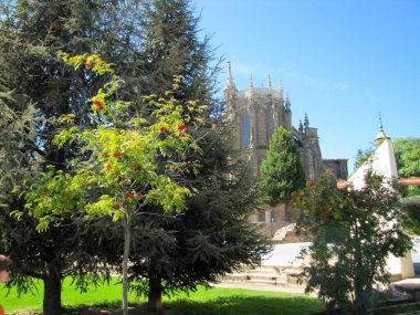 Castilla y Leon, İspanya. Piskoposluk Sarayı ve şehir duvarlarının üzerindeki katedrali olan Astorga. Castilla y Leon, İspanya