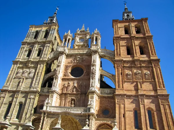 Castilla Leon Spanje Astorga Met Het Bisschoppelijk Paleis Kathedraal Boven — Stockfoto