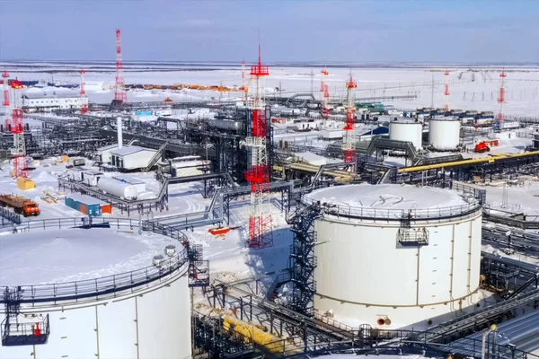Oil and gas treatment plant. Oil storage and transportation