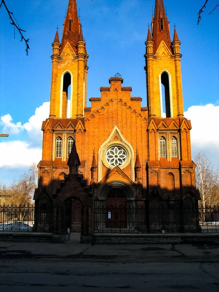 Catedral Com Duas Torres Krasnoyarsk Catedral Com Duas Torres Krasnoyarsk — Fotografia de Stock