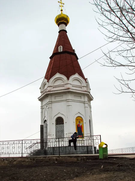 Krasnojarsk Rusland Februari 2019 Een Kind Aan Het Hek Van — Stockfoto