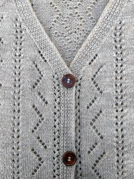 Texture Fond Pour Tricoter Cardigan Ajouré Gris Avec Boutons Bois — Photo