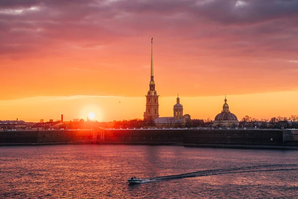 St Petersburg güzel gün batımı Telifsiz Stok Fotoğraflar