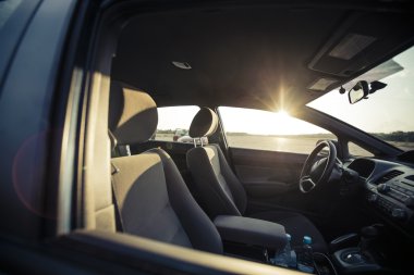 Arabada günbatımı