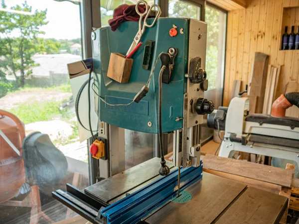 Oficina Carpintaria Máquinas Joiner Serra Fita Elétrica Para Corte Madeira — Fotografia de Stock