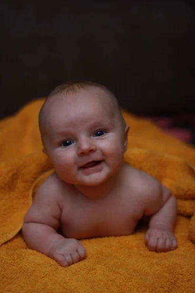 Portrait Cute Baby Boy Blue Eyes Lying Blanket Looking Away — Foto de Stock