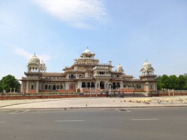 Albert Hall Müzesi Jaipur, Rajasthan, Hindistan 'da yer almaktadır. 