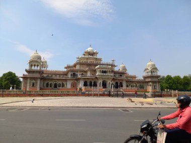 Albert Hall Müzesi Jaipur, Rajasthan, Hindistan 'da yer almaktadır. 