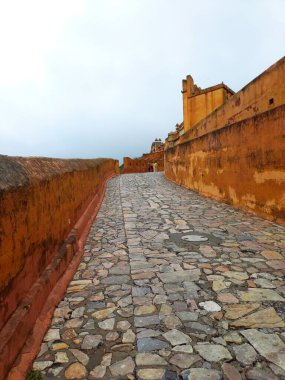 Amer Kalesi Jaipur, Rajasthan, Hindistan 'da yer almaktadır.