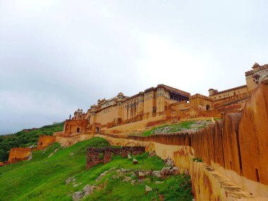 Amer Kalesi Jaipur, Rajasthan, Hindistan 'da yer almaktadır.