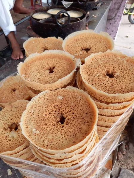 Rajasthani ünlü tatlı, ghevar, jaipur, rajasthan, Hindistan 