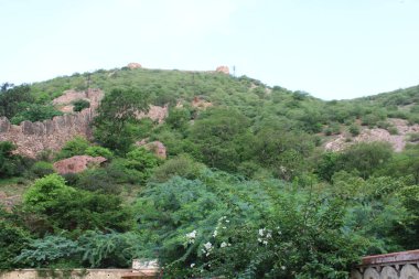 Gatore ki chhatriyan Jaipur, Rajasthan, Hindistan 'da yer almaktadır.