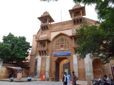 Ajmer demiryolu, Ajmer hükümet müzesi Ajmer, Rajasthan, Hindistan 'da yer almaktadır. 