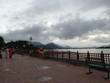 Ana sagar gölü Ajmer, Rajasthan, Hindistan 'da bulunur. 