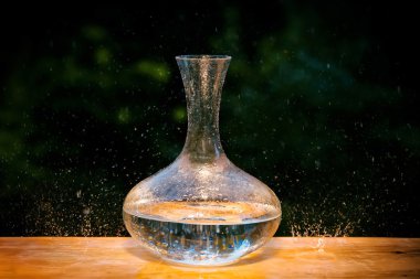 Yağmur altında sürahi