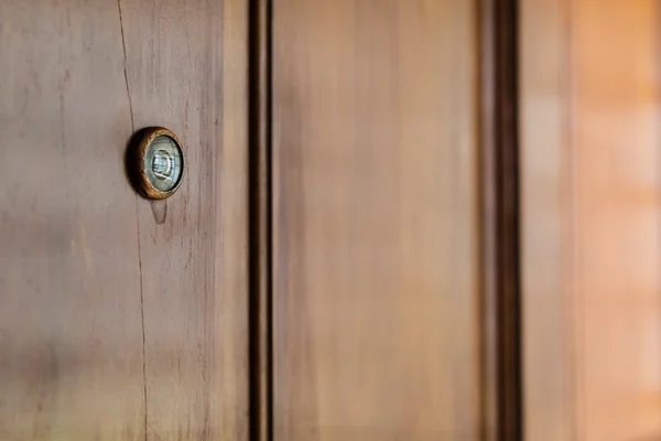 Ahşap kapı kapı dürbünü