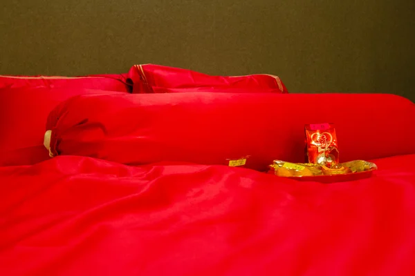 Yatak ayarı düğün Çince