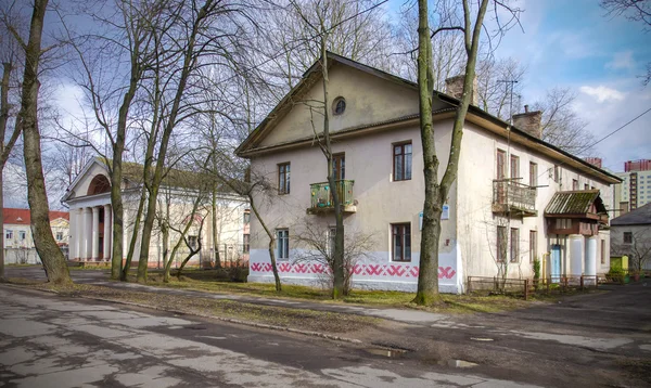 Belarus, Minsk: old post-war houses. — Stock Photo, Image