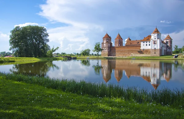 Europa, Bielorrusia, historia: Complejo Castillo de Mir Radzivillov . —  Fotos de Stock
