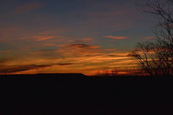 Silhouettes Maisons Sur Fond Coucher Soleil Pittoresque — Photo