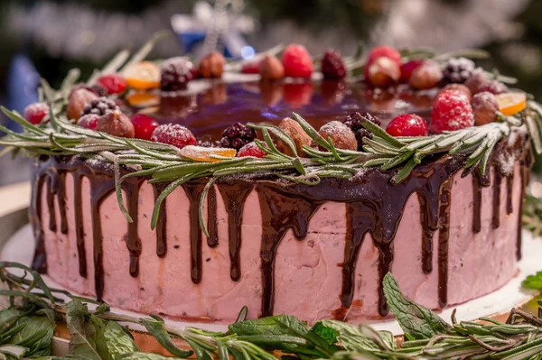 Дикий ягідний торт День народження — стокове фото