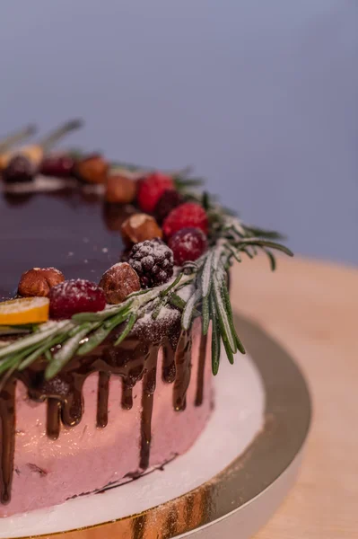 Bolo de aniversário de baga selvagem — Fotografia de Stock