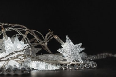 Aydınlatıcı kristal yıldız ve boncuk