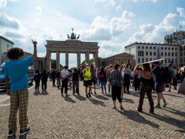 Brandenburg Kapısı 'nda. Berlin 02.07.2021