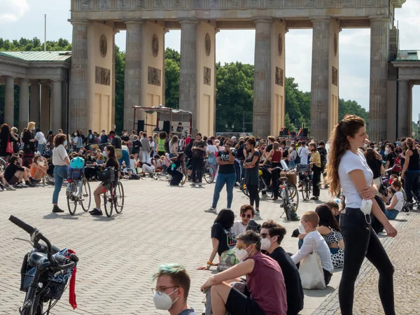 A Brandenburgi kapunál. Berlin 02.07.2021 — Stock Fotó