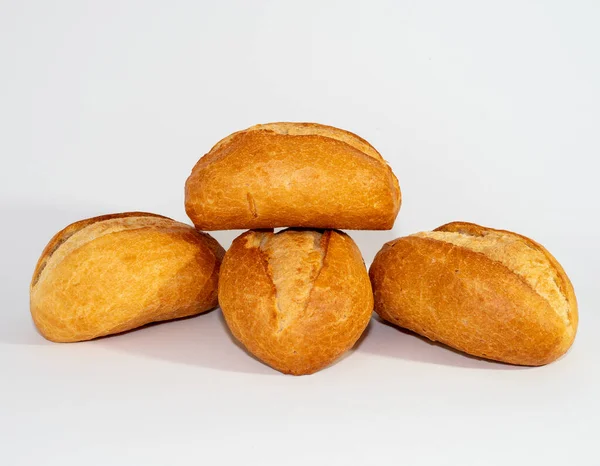 Pão Feito Farinha Trigo Isolada Branco Foto Alta Qualidade — Fotografia de Stock
