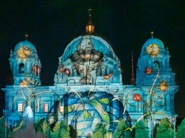 2021 Işık Festivali sırasında Berlinli Dom