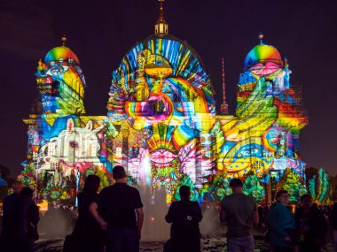 2021 Işık Festivali sırasında Berlinli Dom