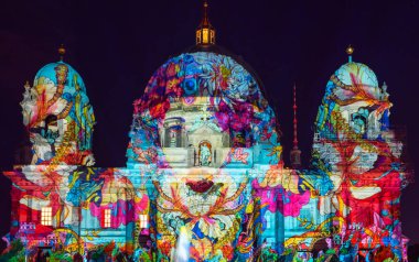 2021 Işık Festivali sırasında Berlinli Dom