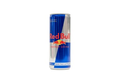 Almanya 10 Ekim 2025. Tek bir klasik Red Bull yapabilir. Klasik bir Red Bull konservesi mavi ve gümüş ayakta duruyor. Logo ve metin açıkça görülüyor..