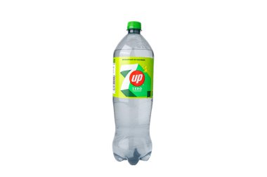 7UP Sıfır Şekerli plastik şişe beyaz arka planda izole. Limonlu limonlu meşrubat paketleri içecek ve içecek konseptleri için..