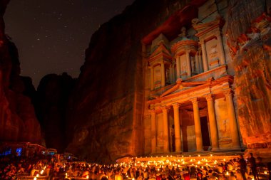 Petra, Ürdün - Antik Petra kenti UNESCO Dünya Mirası Alanlarından biridir. Dünya 'nın en zengin ve en büyük arkeolojik sahalarından birisidir..