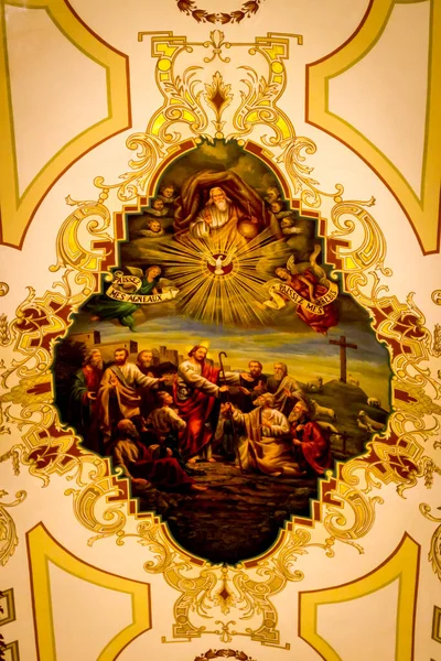 St. Louis Katedrali, New Orleans, Louisiana - St. Louis Katedrali ABD 'de sürekli kullanılan en eski katedraldir. Fransa Kralı 16. Louis olarak da bilinen Saint Louis 'e ithaf edilmiştir. Bölgedeki ilk kilise 1718 'de inşa edildi..