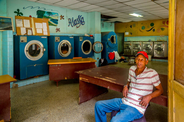 Гавана, Куба - 19 апреля 2014 года: прачечная