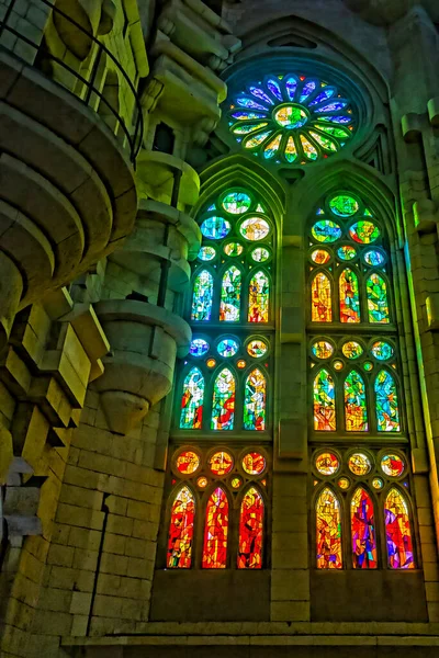 Barcelona Espanha Setembro 2016 Vitrais Coloridos Dentro Basílica — Fotografia de Stock