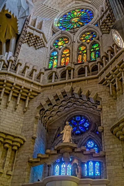Barcelona Espanha Setembro 2016 Vitrais Coloridos Dentro Basílica — Fotografia de Stock