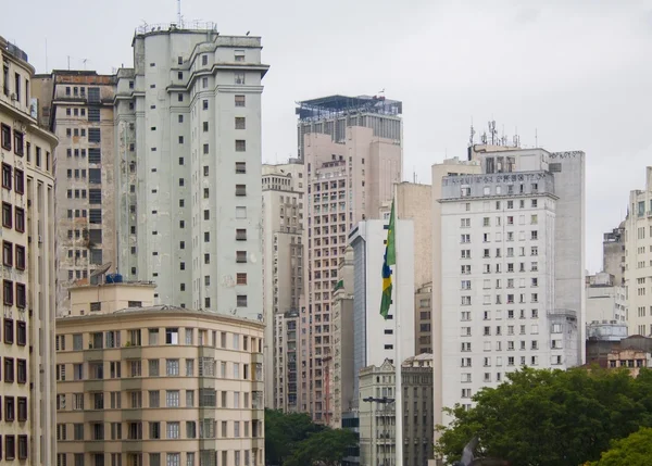 Skyline van gebouw verslechterd in centrum sao paulo — Stockfoto