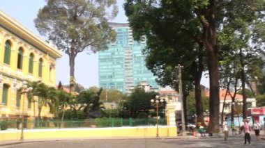 Ho Chi Minh City (Saygon), Vietnam - 11 Nisan 2016: Ws, yoğun Saygon şehir caddesinden Merkez Postane'ye kadar sabitlenmiş tava