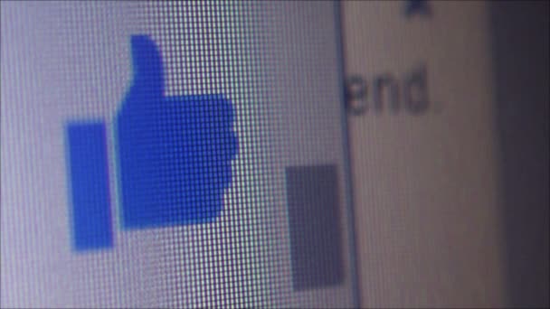 CALIFORNIA, LUGLIO 2016: Social Media Macro CU: Ultra macro blue Facebook thumbs up icon with shallow DOF — Video Stock