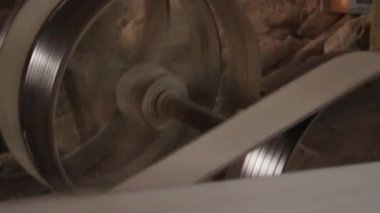 Ecu Pully güç bantlar, Güneydoğu Asya'da bir kırsal pirinç Fabrikası ile dönüm